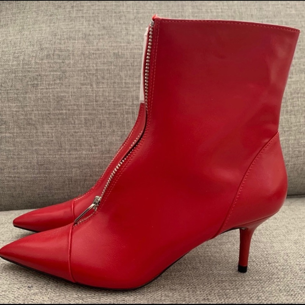 ✂️FINAL PRICE✂️❣️Zara Brand new red Booties❣️